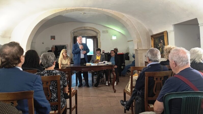 Aperto il 15° anno accademico dell’Unitre di Canicattini Bagni con la lectio magistralis del semiologo Salvo Sequenzia sui Florio