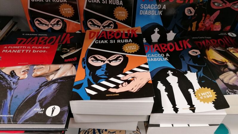 Palazzolo Acreide, Riccardo Nunziati, fumettista di Diabolik, chiude oggi la mostra “Triade: omaggio ai miti”