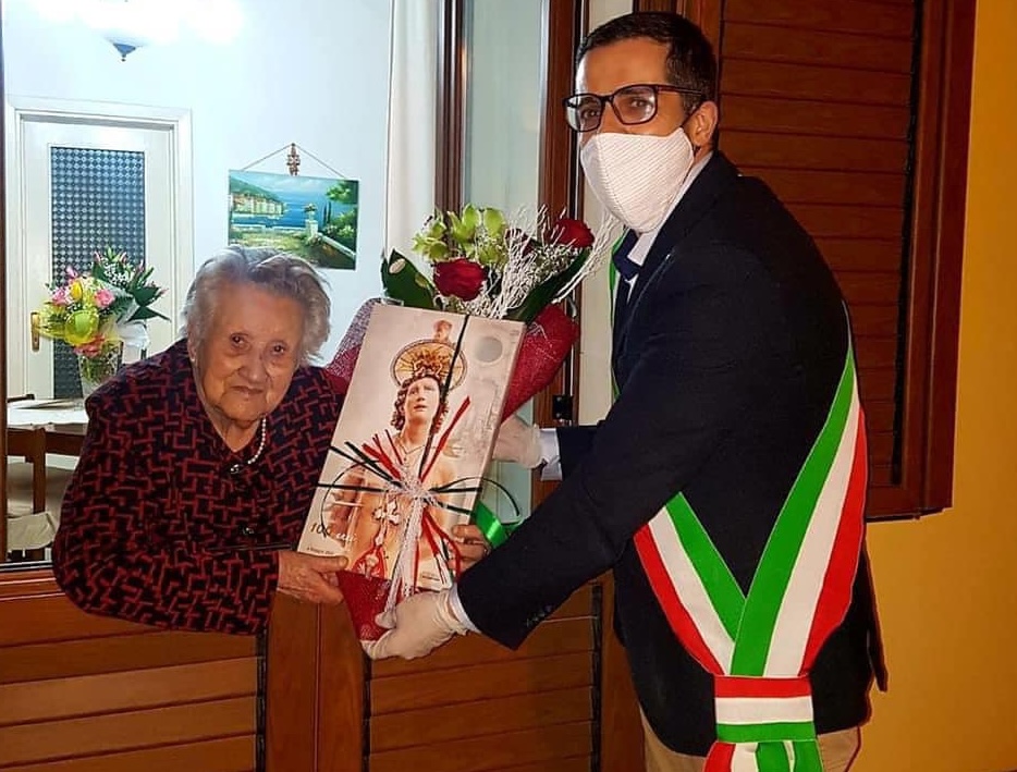 Ferla in festa per i 104 anni di nonna Marianna